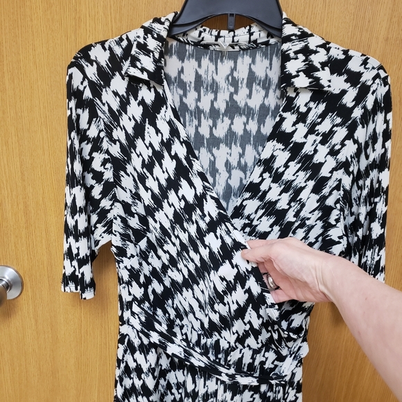 Studio one, black & white faux wrap slinky soft knee length dress, 12 - Picture 5 of 16